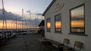 Die Giftbude bei Sonnenuntergang Die Giftbude bei Sonnenuntergang