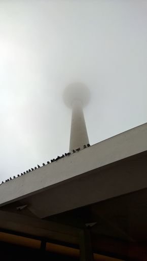 Fernsehturm im Nebel Fernsehturm im Nebel